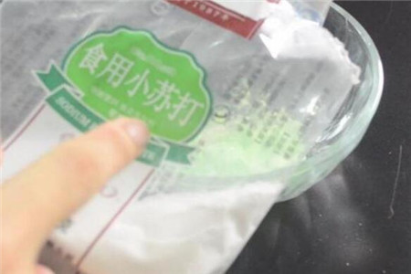 四个去除塑料保鲜盒污渍的方法